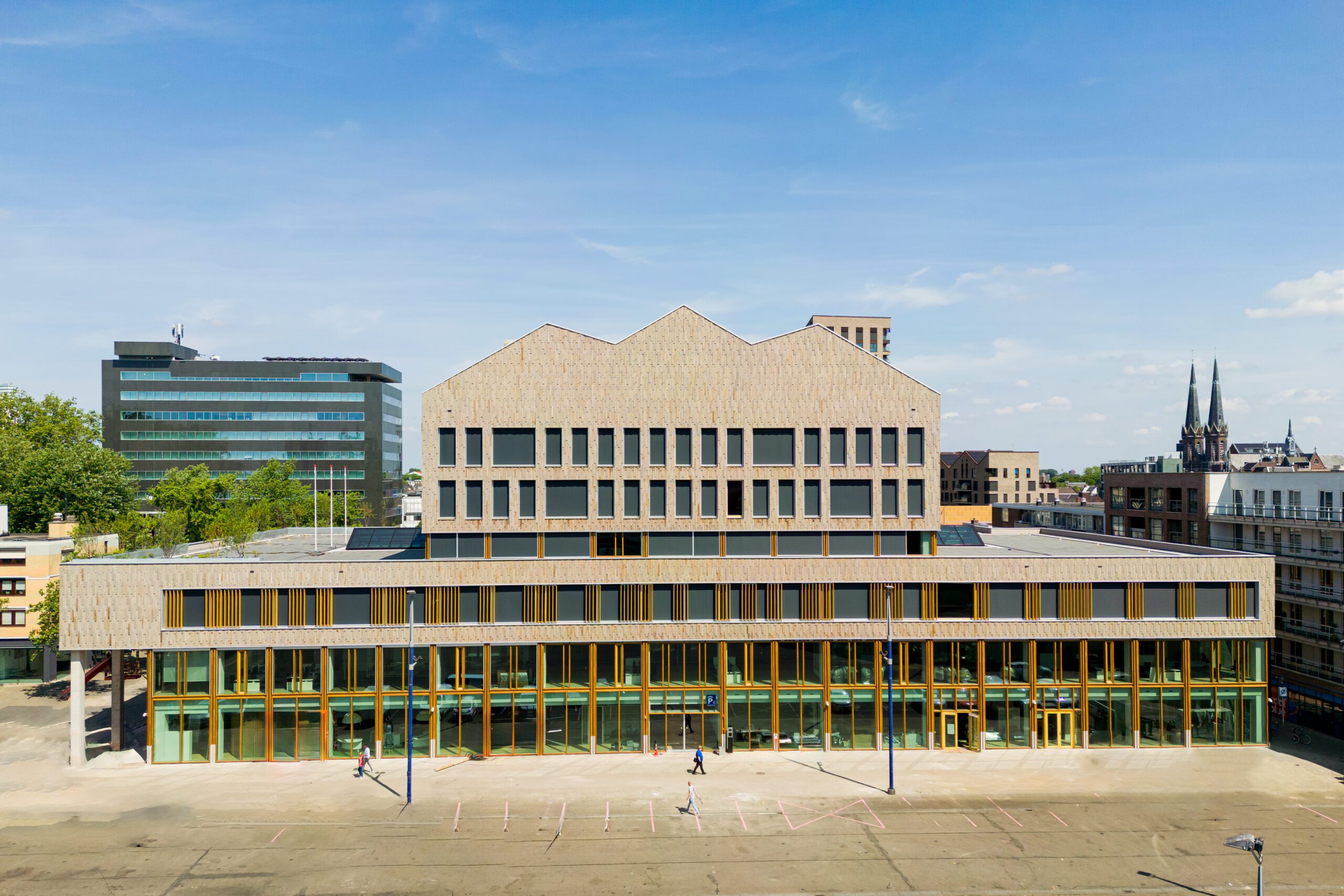 Duurzame Transformatie Stadswinkel Tilburg met HSB-elementen en Accoya®-Kozijnen