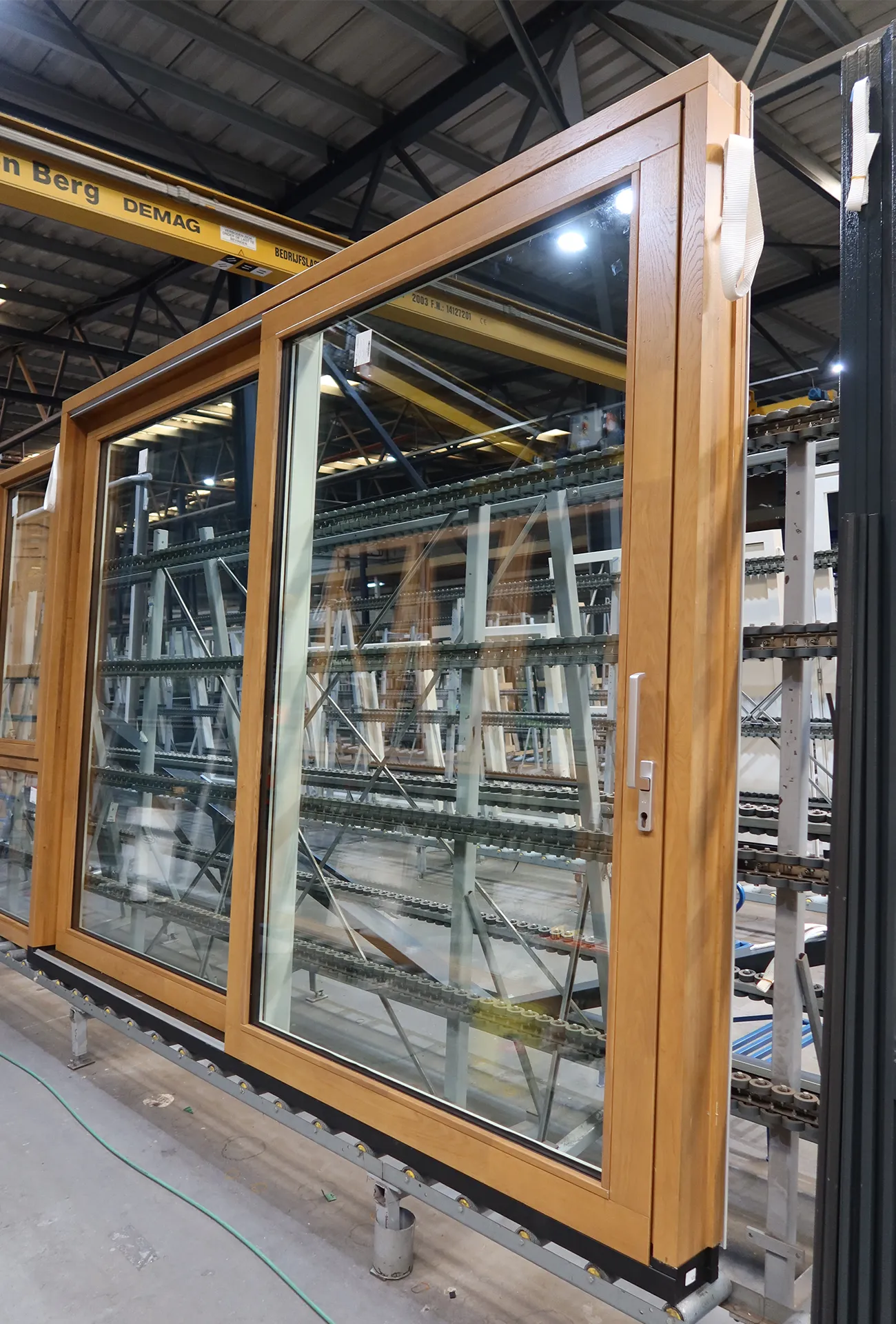 Houten kozijnen in de fabriek