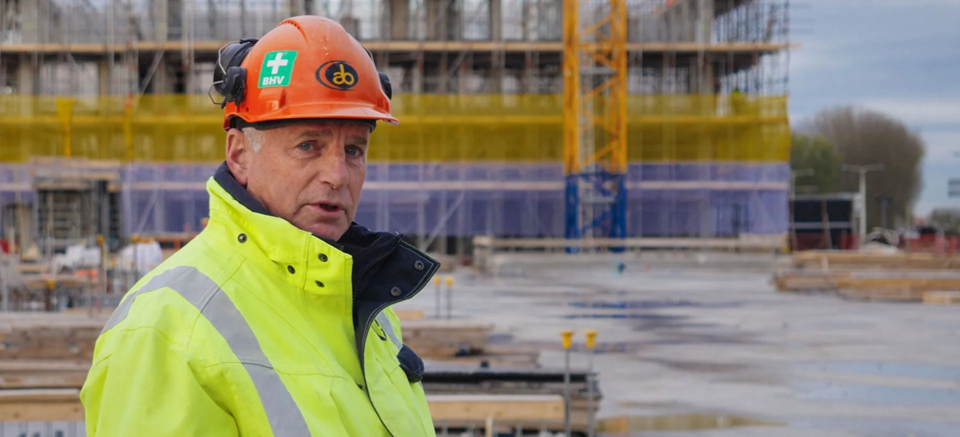 Montage van HSB-elementen bij het project Wonen in Goud.